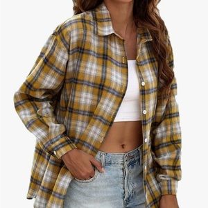 💛🤍💙 Buffalo plaid button down shirt